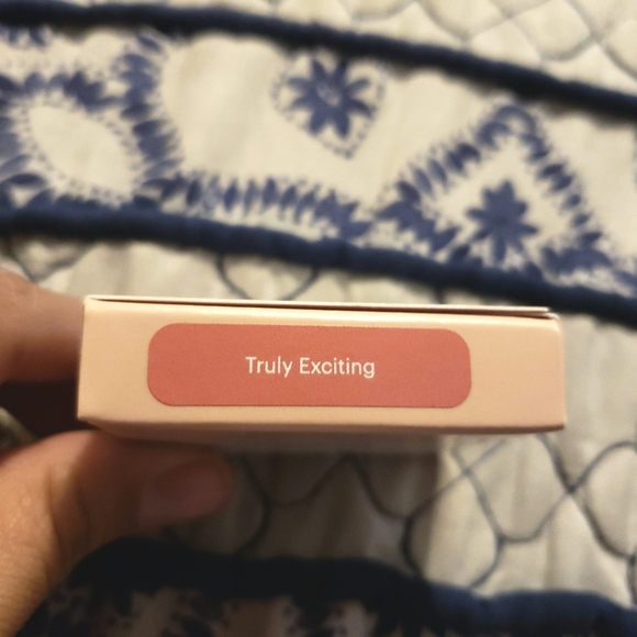 Honest Beauty Blush Makeup - Picture 2 of 3
